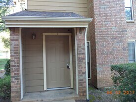 2104 Park Willow Ln in Arlington, TX - Building Photo