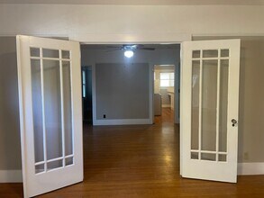 927 35th St in Sacramento, CA - Building Photo - Building Photo
