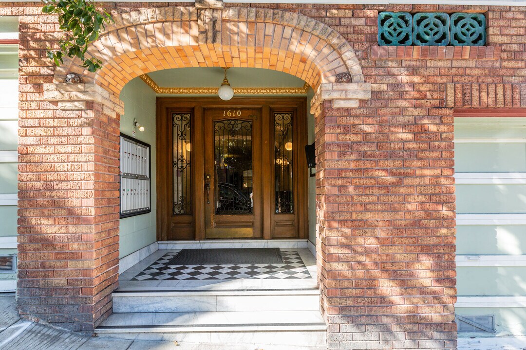 1610 Golden Gate in San Francisco, CA - Building Photo
