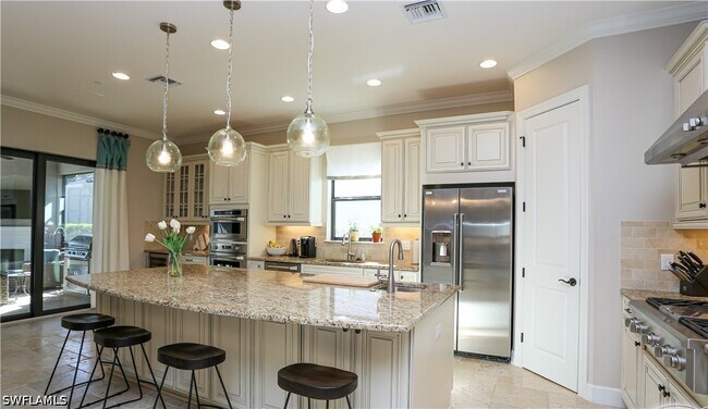 10155 Coconut Rd in Bonita Springs, FL - Building Photo - Building Photo