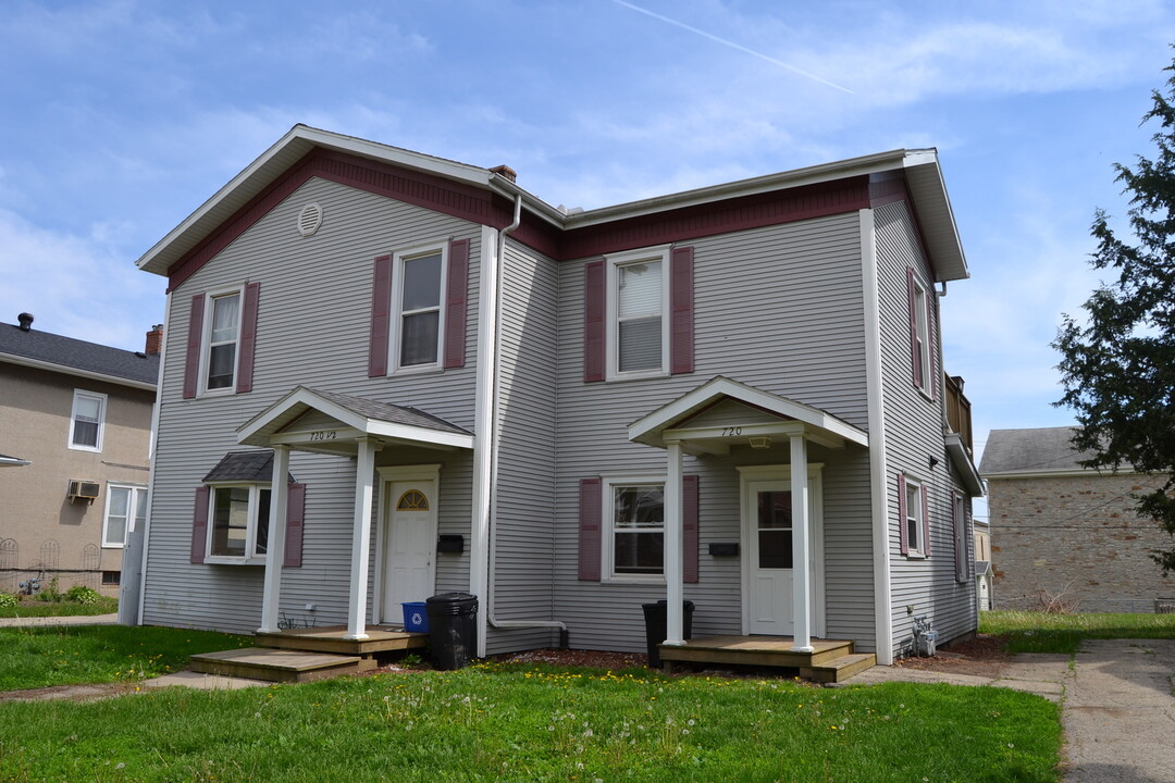 720 5th St in La Salle, IL - Foto de edificio