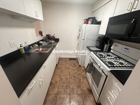 63 Fulkerson St, Unit 3R Apartamentos