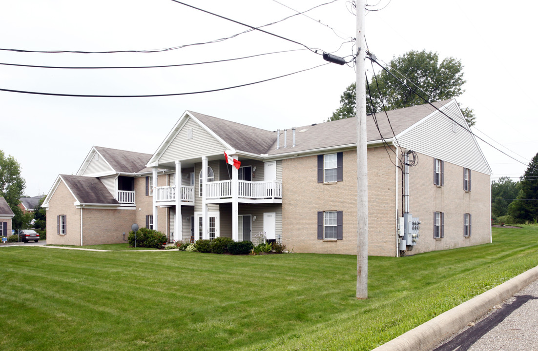 Willow Creek Apartments in Canton, OH - Building Photo