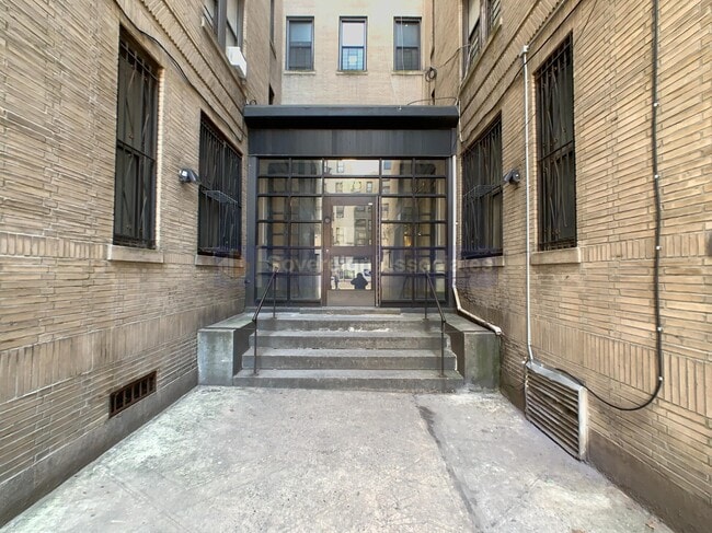 270 Fort Washington Ave in New York, NY - Building Photo - Building Photo