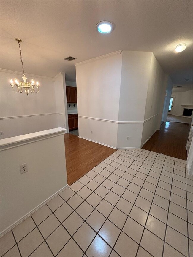 1300 Leah Ln in Round Rock, TX - Building Photo - Building Photo