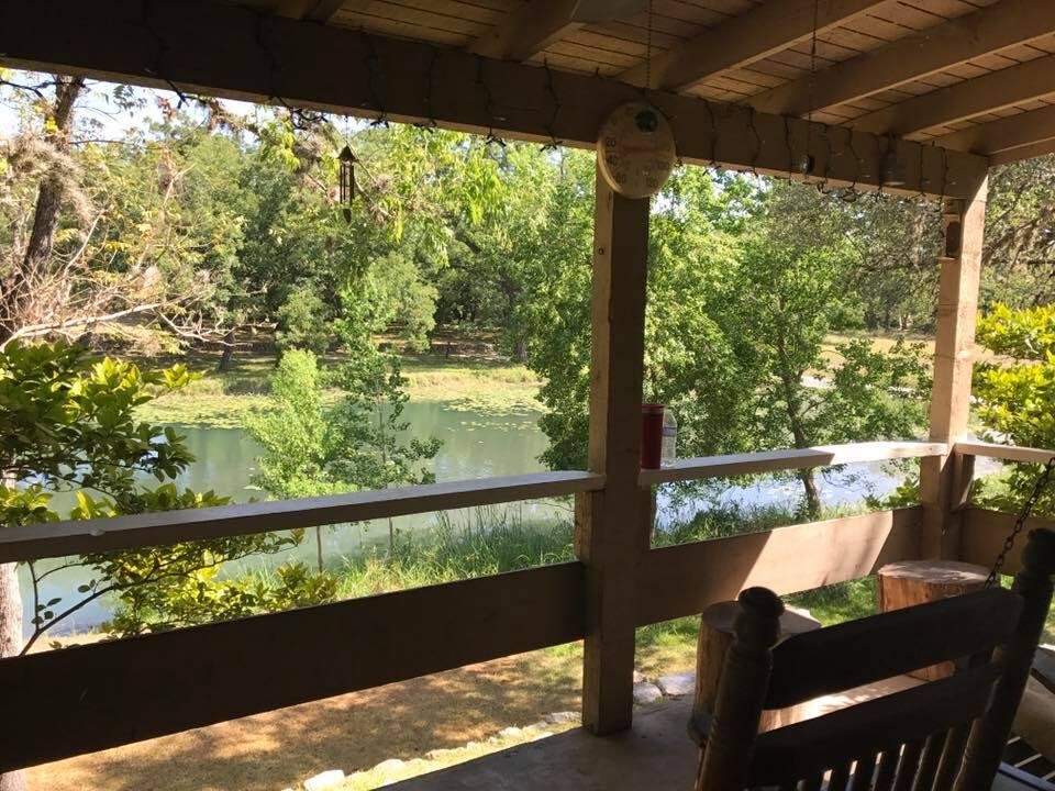 154 Woodcreek Dr in Wimberley, TX - Building Photo