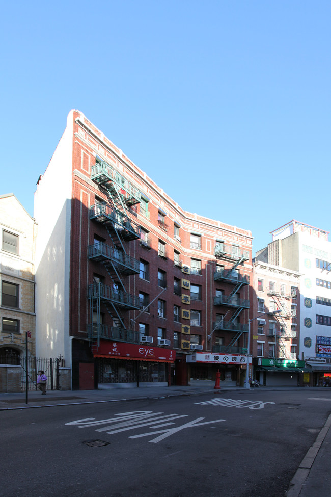 33-37 Mott St in New York, NY - Building Photo - Building Photo