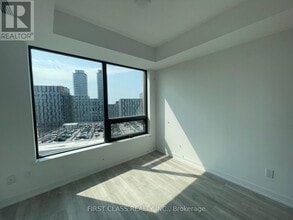 28-1028 Eastern Ave in Toronto, ON - Building Photo - Building Photo