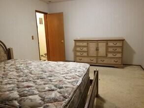 6411 72nd Dr NE in Marysville, WA - Foto de edificio - Building Photo