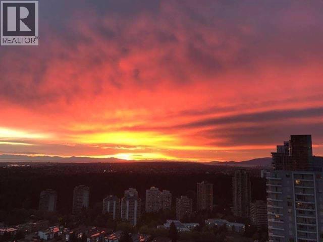 6461 Telford Ave in Burnaby, BC - Building Photo