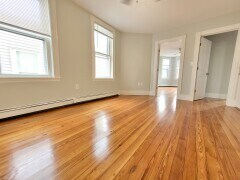 114 Falcon St, Unit ##2 in Boston, MA - Foto de edificio - Building Photo