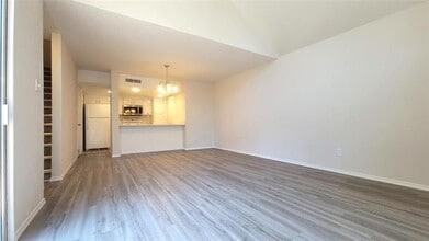 4615 Country Creek Dr in Dallas, TX - Building Photo - Building Photo