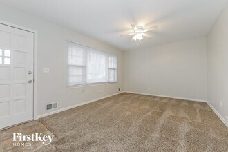 8607 Elm Ave in Raytown, MO - Building Photo - Building Photo
