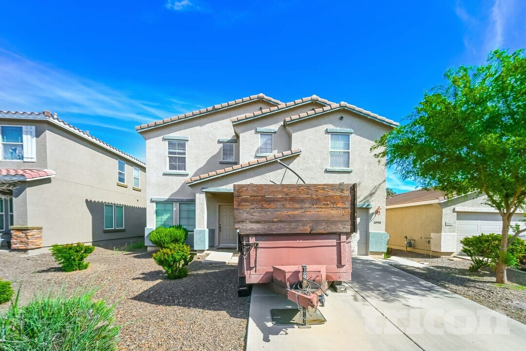 1098 E Kelsi Ave, Unit 1 in Queen Creek, AZ - Building Photo