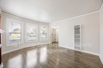 1015 47th St in Emeryville, CA - Foto de edificio - Building Photo
