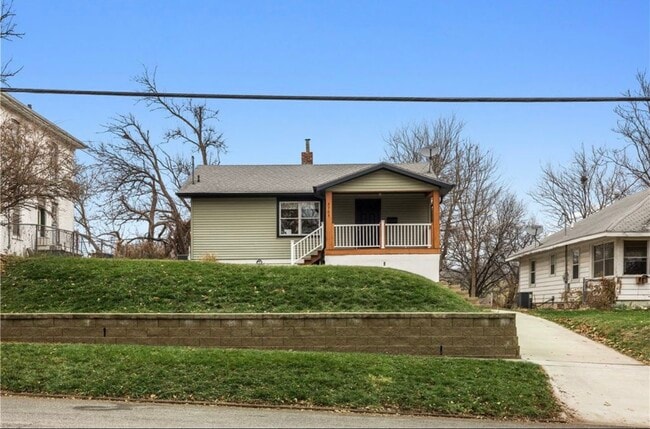 property at 2703 Center St