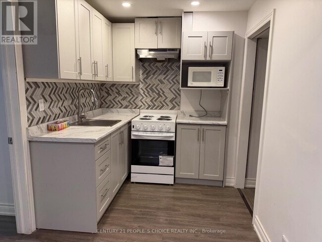 635 Hepburn Rd in Milton, ON - Building Photo - Building Photo