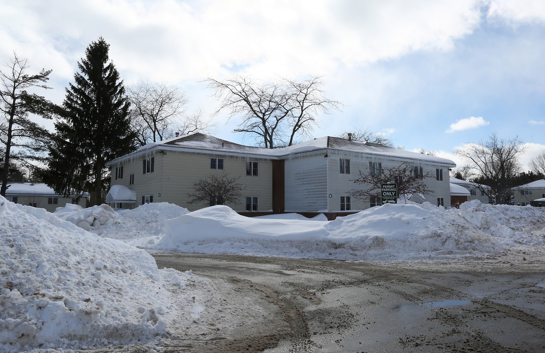 Valley View Court in Little Falls, NY - Building Photo