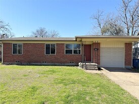 3114 Healey Dr in Dallas, TX - Building Photo
