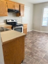 706 Carbondale Dr in Oak Grove, KY - Building Photo - Building Photo