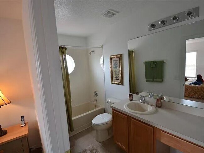 227 Sevilla Ave in Davenport, FL - Building Photo - Building Photo
