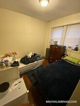 322 St Paul St in Brookline, MA - Foto de edificio - Building Photo