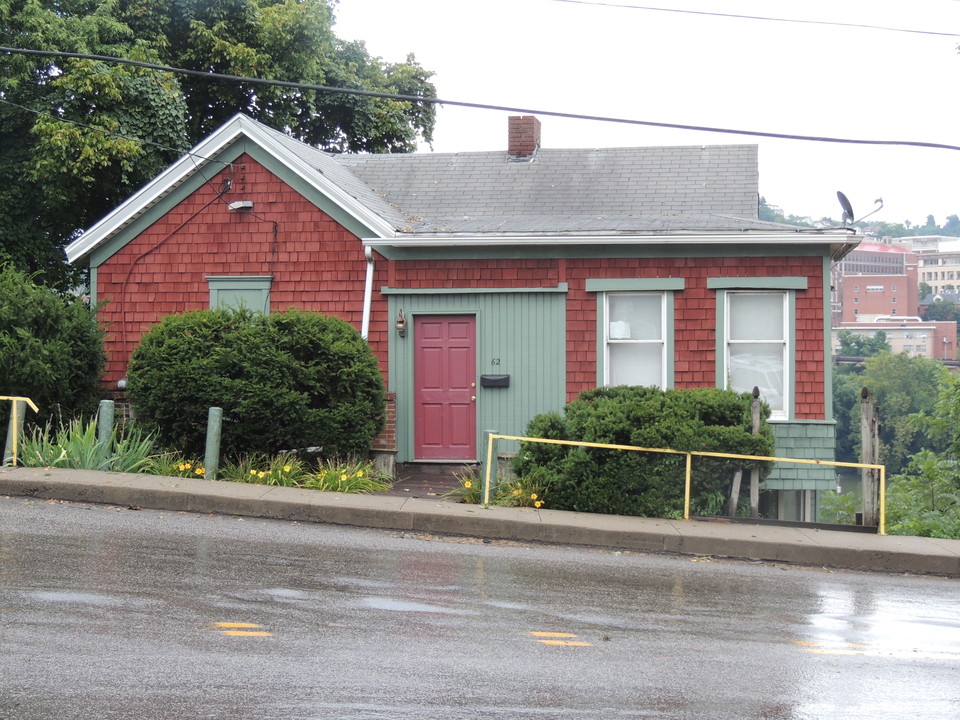 62 Holland Ave in Morgantown, WV - Building Photo