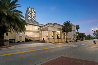 151 E Washington St in Orlando, FL - Building Photo - Building Photo