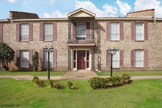 Towne Oaks in Baton Rouge, LA - Building Photo - Building Photo