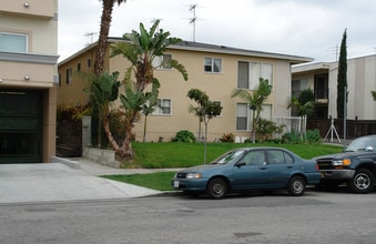 336 S Serrano Ave in Los Angeles, CA - Foto de edificio - Building Photo