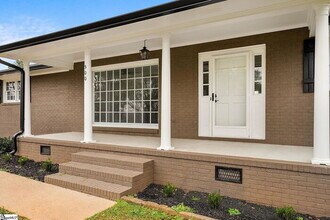 300 Woodlake Rd in Anderson, SC - Building Photo - Building Photo