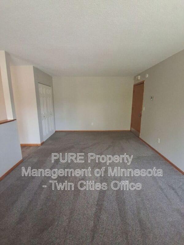 5848 2nd St NE in Minneapolis, MN - Building Photo - Building Photo