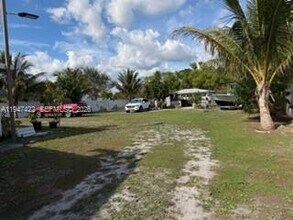 1645 SE North Blackwell Dr in Port St. Lucie, FL - Building Photo - Building Photo