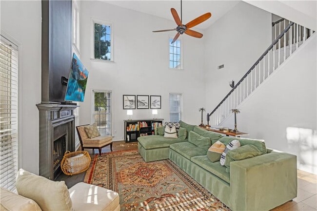 347 Ivy Glen Cir in Avondale Estates, GA - Building Photo - Building Photo