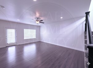 441 E 260 N in Vineyard, UT - Building Photo - Building Photo