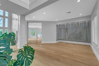 2104 Redbird Dr in Las Vegas, NV - Building Photo - Building Photo