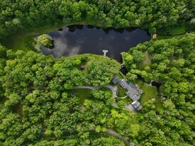 259 Woodstock Rd in Millbrook, NY - Building Photo