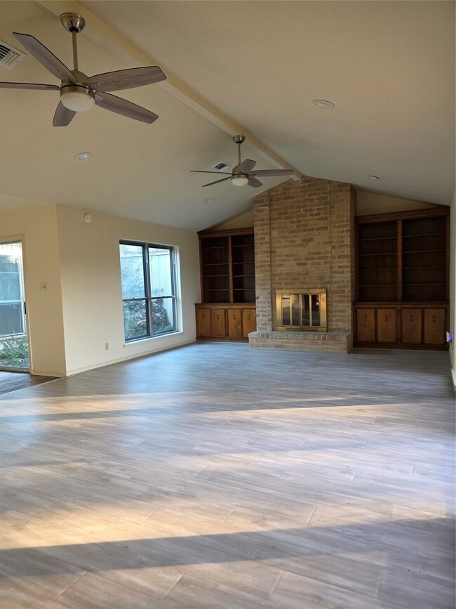 property at 406 Fox Briar Ln