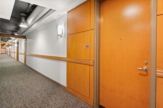2301 Champlain St NW, Unit 210 in Washington, DC - Foto de edificio - Building Photo