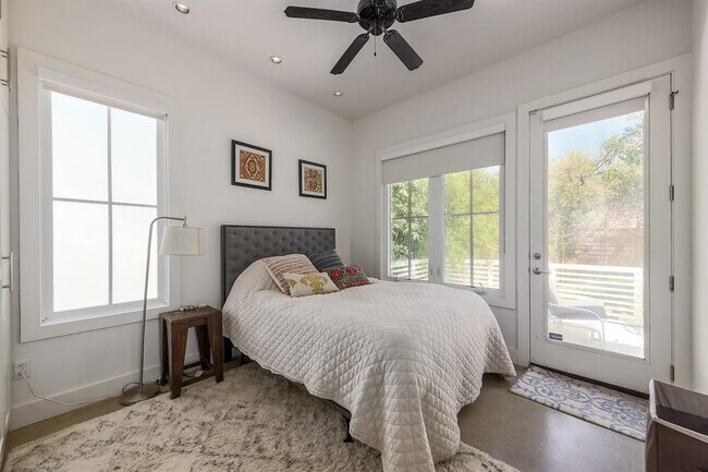 property at 712 Cardinal Ln