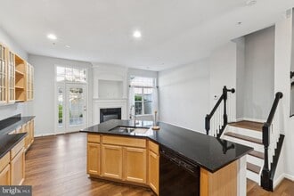 406 Chestnut Hill St in Gaithersburg, MD - Building Photo - Building Photo