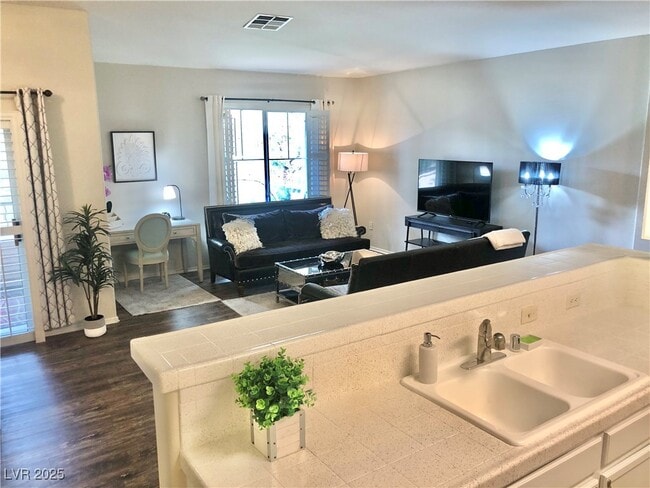 property at 1004 Duckhorn Ct