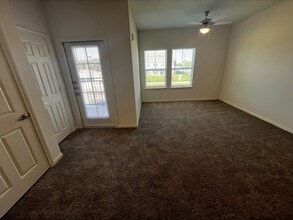 Denton Grove in Denton, TX - Foto de edificio - Building Photo