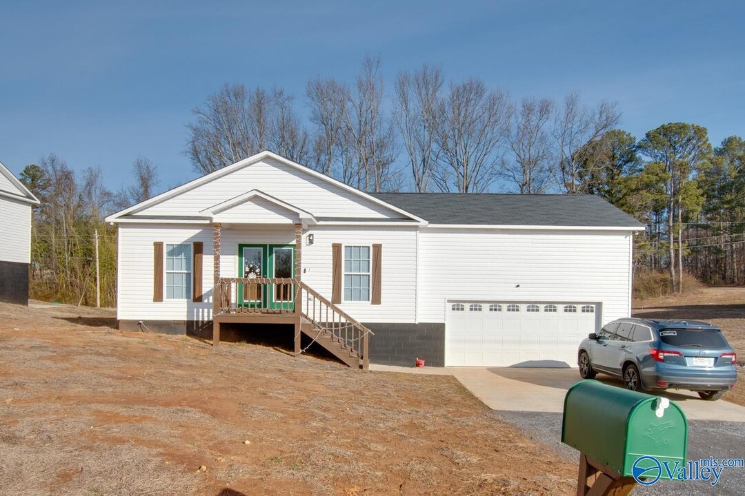 48 Seibold St in Guntersville, AL - Building Photo