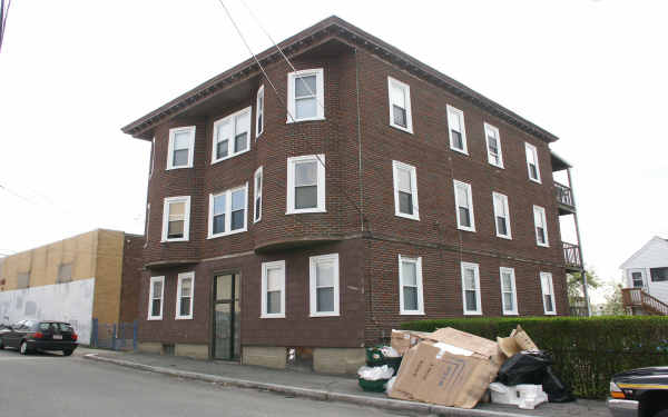 16 Shurtleff St in Revere, MA - Building Photo - Building Photo