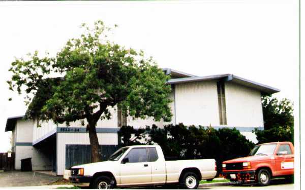 5522-5524 Fernhill Cor in Huntington Beach, CA - Foto de edificio