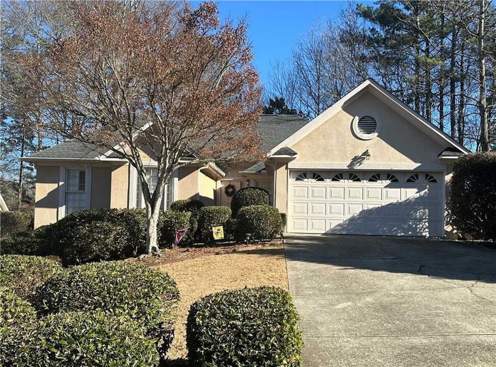 111 Red Oak Ln in Alpharetta, GA - Building Photo