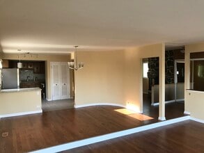 4832 Old Orchard Rd, Unit 2 in Skokie, IL - Foto de edificio - Building Photo