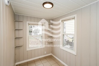 23115 Powell Ave in Hazel Park, MI - Foto de edificio - Building Photo