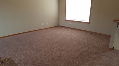 3984 Stone Point Dr NE in Rochester, MN - Building Photo - Building Photo